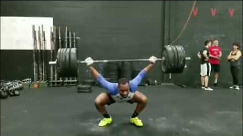 Weightlifter disguises failure with hilarious diversion!