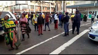 Despite several arrests, Durban mayor Gumede's supporters regroup and resume protest (eV6)