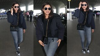 Actress Parineeti Chopra shows her beautiful smile as she was spotted at the Mumbai airport