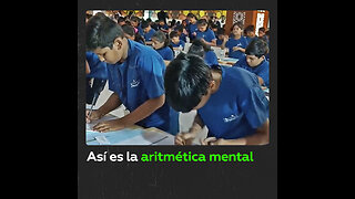 Decenas de niños realizan cálculos mentales a velocidad