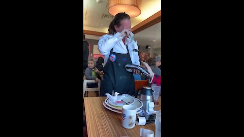 Waitress receives huge tip for Christmas