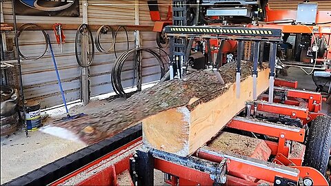 40 Minutes of Saw-milling, Tractors & Chainsaws