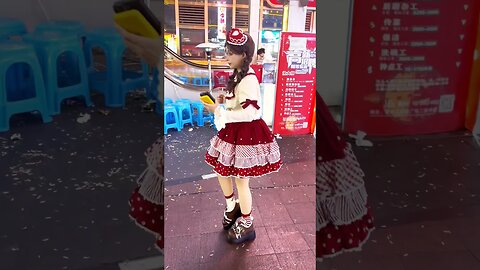 Robot Dance Chinese Doll Girl