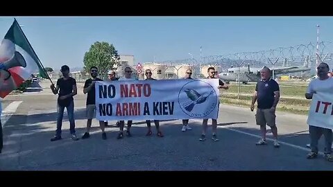 Ativistas antiguerra protestam em aeroporto militar italiano