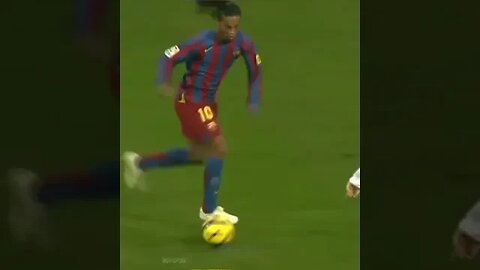 Ronaldinho skills&Goals (Barcelona Vs Real Madrid)#football #shorts