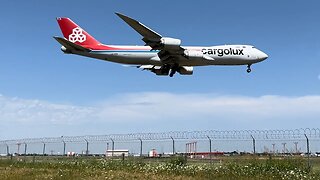 Boeing 747-8 The Longest Plane in The World! VERY Loud Landing!!