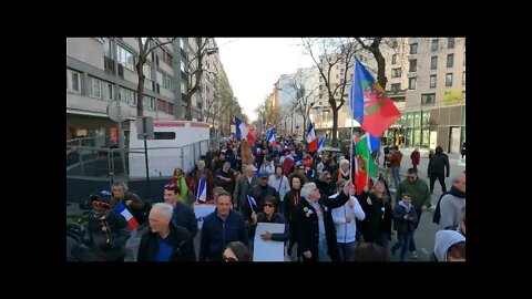 Manifestation contre le pass vaccinal place de Barcelone à Paris le 19/03/2022 - Vidéo 5