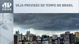 Nuvens carregadas espalham muita chuva sobre o Brasil nesta sexta-feira (10)