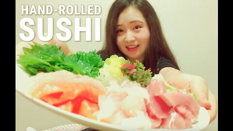 Eat sushi in the restaurant, make hand-rolled sushi by yourself!