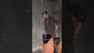 Travis Scott Gives Jacket To a Fan