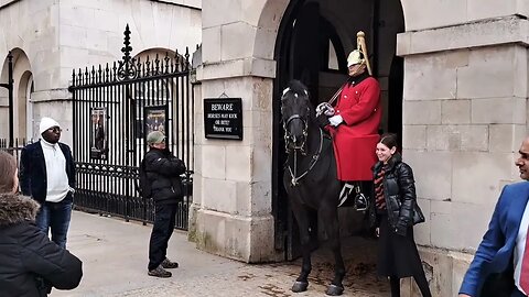 Drunk tourist guard I kick your fu@#king Arse #horseguardsparade