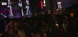 Thousands watch fireworks on Las Vegas Strip