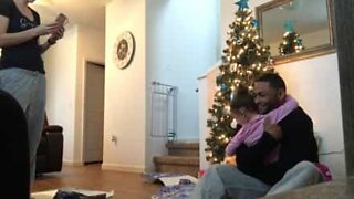 Homecoming soldier hides in box to surprise daughter