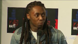 Lil Wayne pleads guilty to gun charge