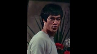 Cross kick Studio Film Bruce Lee Long Street