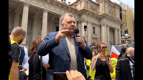 MP Craig Kelly speaks to thousands at Melbourne Protest 13th Nov. 2021