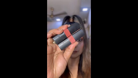 Let’s swatch Bobbi brown lipstick blue raspberry & cranberry #lipstickswatch #bobbibrown