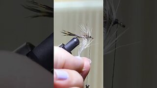 Fast fly tying, simple #shorts