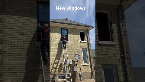 New windows in our farm house! 🧡🔥👊🏼