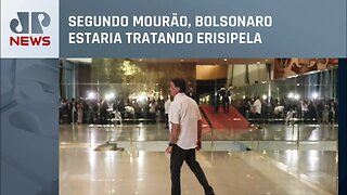 Bolsonaro volta ao Planalto após 20 dias recluso no Palácio da Alvorada