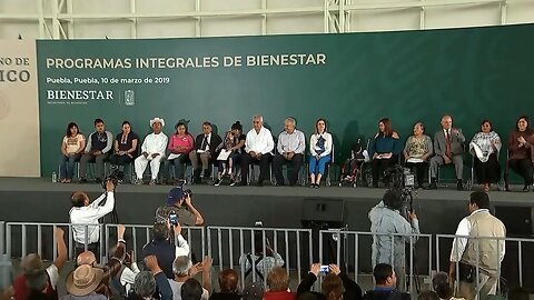 Presidente llama a elecciones limpias en Puebla; entrega 'Programas Integrales de Bienestar'