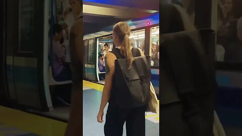Busy afternoon metro #montreal #viralvideo
