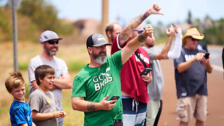 Heartless Joe Biden: Suffering Maui residents "thank" Biden with thumbs down and middle fingers up