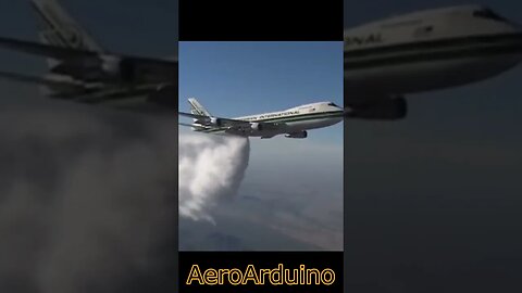 Huge #B747 Dropping Strange Material Over A Town 10000 Feet Altitude #Aviation #AeroArduino