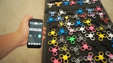 Spinning 100 Fidget Spinners in 1 Minute