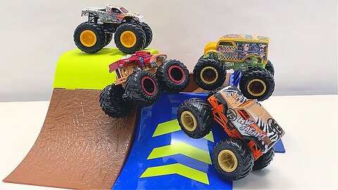 HOT WHEELS MONSTER TRUCKS | SPIN MASTER | DEMOLITION DOUBLES | MONSTER TRUCK | FREESTYLE STUNTS