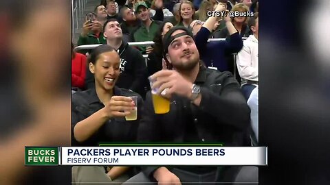 Green Bay Packers tackle David Bakhtiari chugs two beers on Jumbotron at Bucks game [VIDEO]