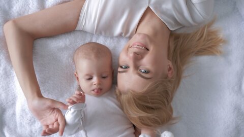 Cute Baby Plying With Mom #mom #bAby