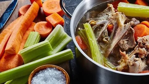 Bone broth- it's benefits and how to make it.