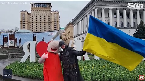 American Batman visits Kiev to honour Ukraine´s fallen soldiers