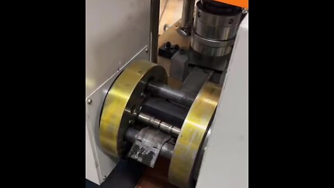 Machine makes a clip amazing