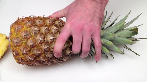 How to cut a pineapple 1 slice at a time