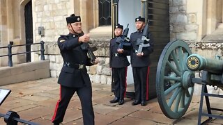 the change over of the ghurka guards #toweroflondon