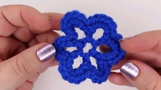 How to crochet very simple flower for beginners