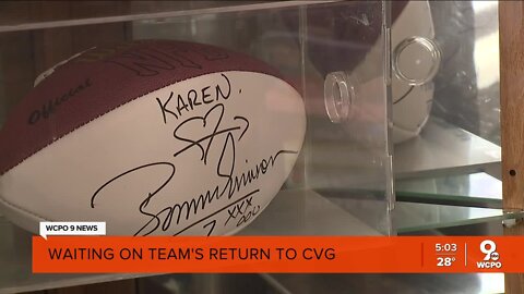 Bengals fan on quest for 'priceless' Tee Higgins football signature