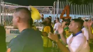 Torcida do Brasil cantando "O Chile não tem mundial"