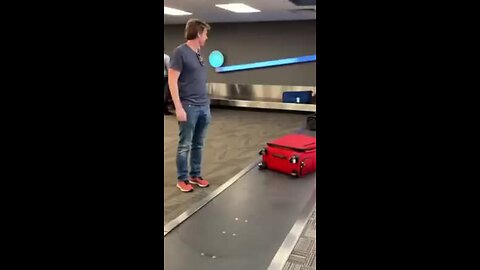 Man Turns His Luggage Into A Scooter At Airport