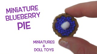 Miniature blueberry pie DIY
