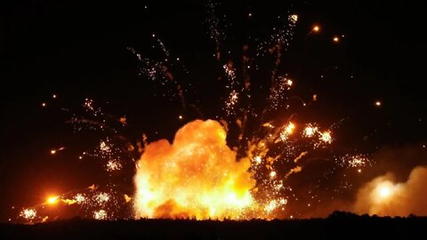 ANOTHER RUSSIAN AMMO DEPOT IS BLASTED BY HIMARS IN A MASSIVE EXPLOSION || 2022