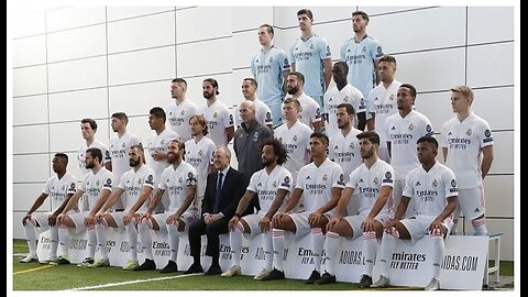 Inside the Real Madrid team photo 2020/21!