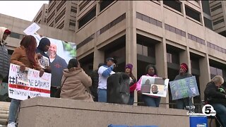 Dozens gather to rally for wrongfully convicted persons Saturday