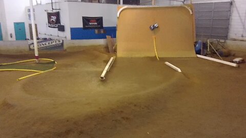 Getting The Losi Ten SCTE Dialed In At Debbie's RC World Tackling The Wall Ride