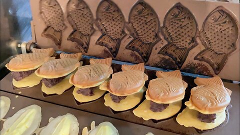 Taiyaki (Japanese fish-shaped cake)/ Japanese Street Food[ASMR]