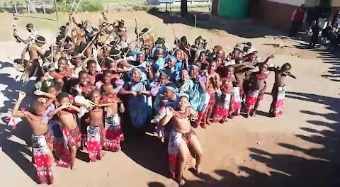 SOUTH AFRICA - KwaZulu-Natal - Learners Cultural dance (Video) (iWE)