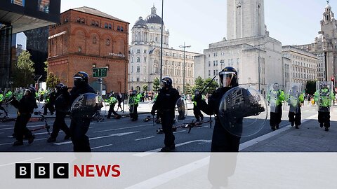 Hundreds arrested in connection with rioting across parts of UK | BBC News