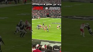 Patrick Mahomes throws for a huge first down #shorts #raiders #chiefs #nfl